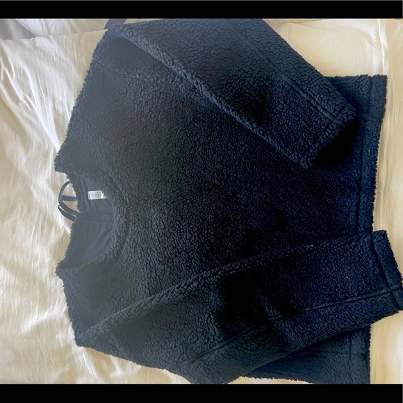 Lululemon black Sherpa crop sweatshirt - Picture 1 of 3